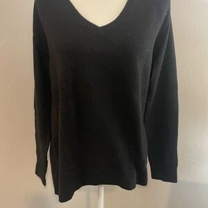 GAP Women's Elegant Black V-Neck Sweater